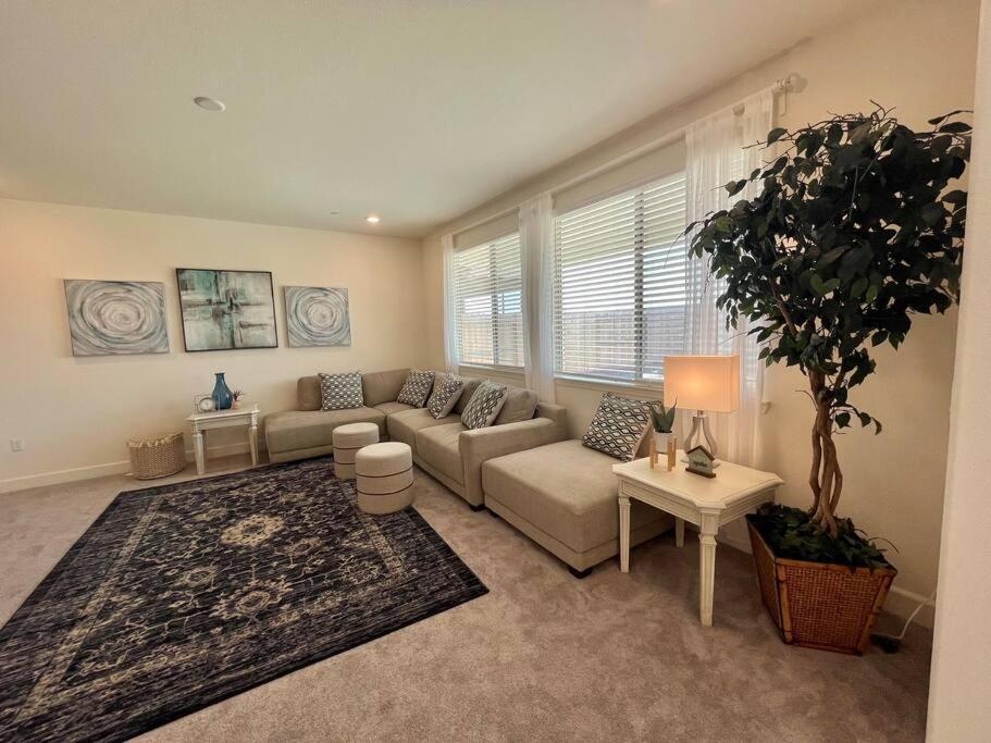 Brand-New, Beautiful & Stylish Home In Sacramento! Exteriör bild