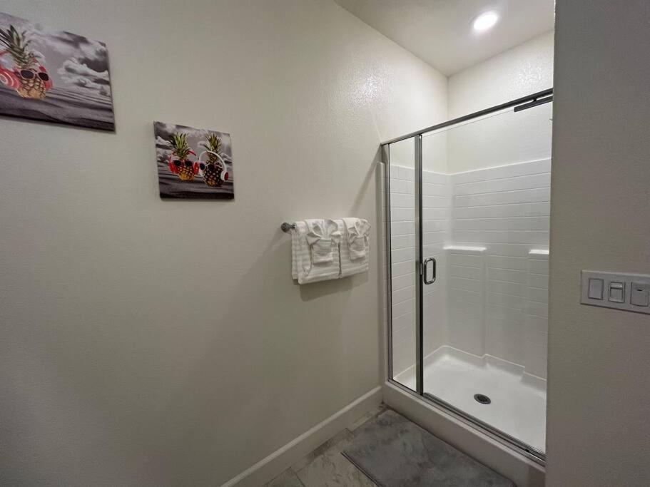 Brand-New, Beautiful & Stylish Home In Sacramento! Exteriör bild
