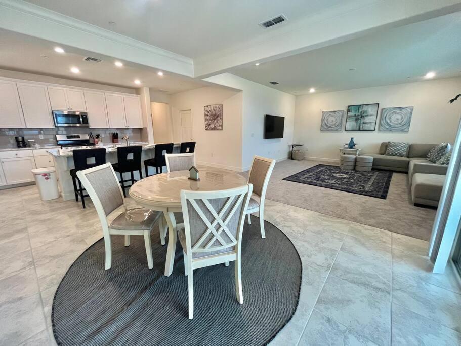 Brand-New, Beautiful & Stylish Home In Sacramento! Exteriör bild